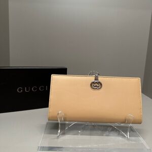 GUCCI WALLET EUC with box